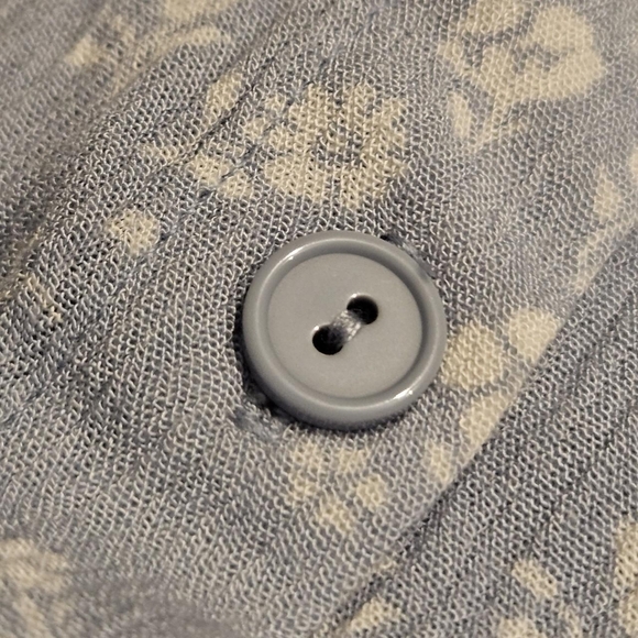 Floral Blue Button-Up Top - Picture 7 of 8